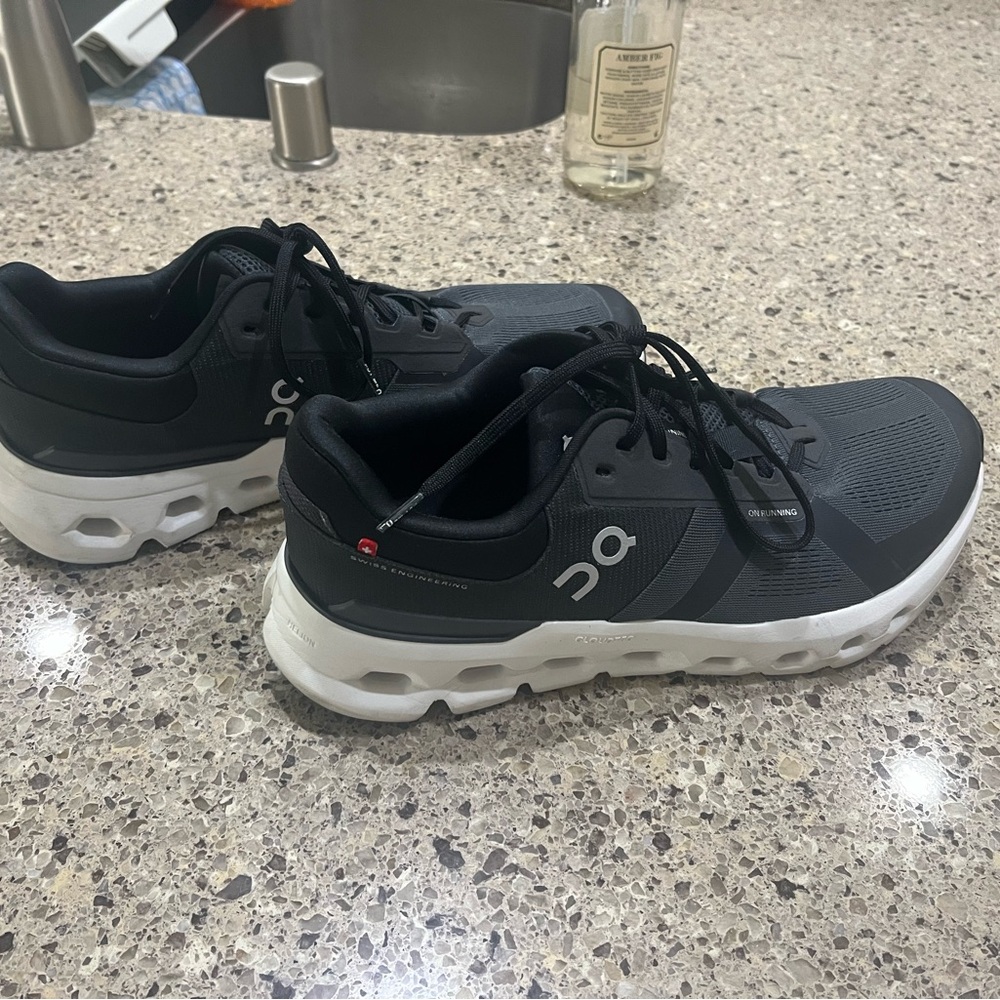 On Running Cloudflow Performance Sneakers Black/W… - image 1